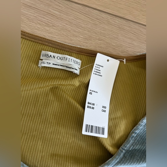 Urban outfitters ruched long sleeve crop top size xs NWT - Picture 3 of 6